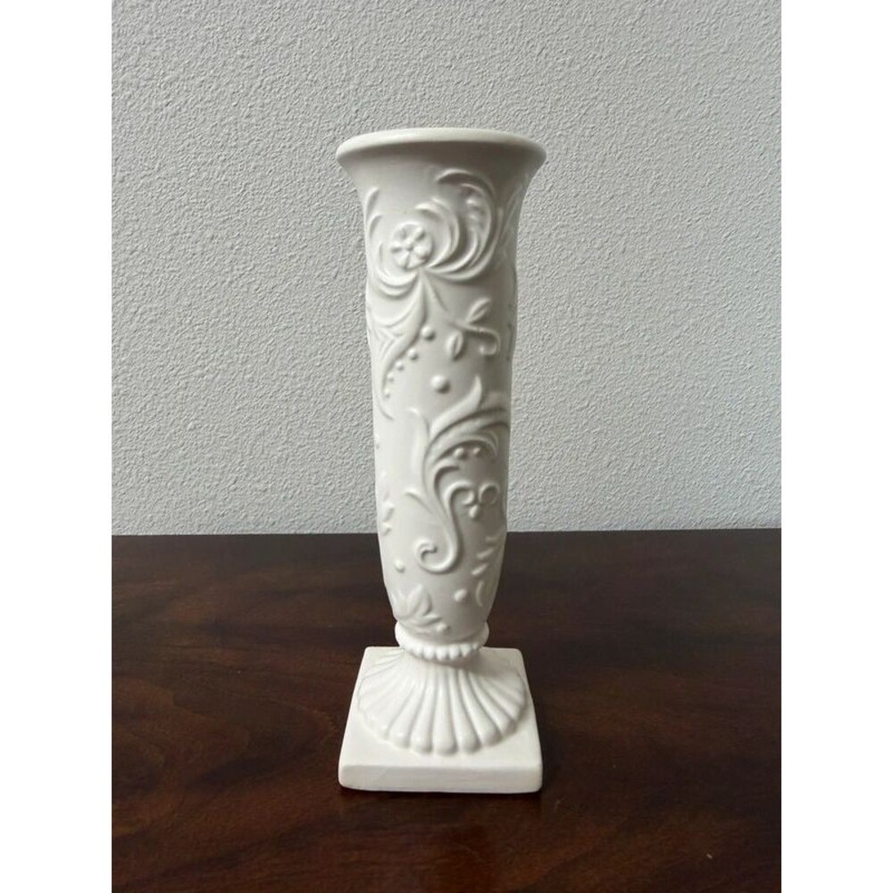 Vintage Inarco White Floral Bud Vase 7”